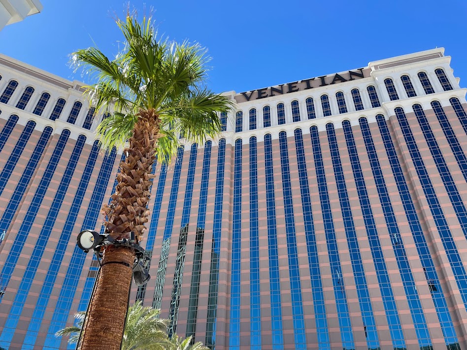 Review The Las Vegas Back to the Passport