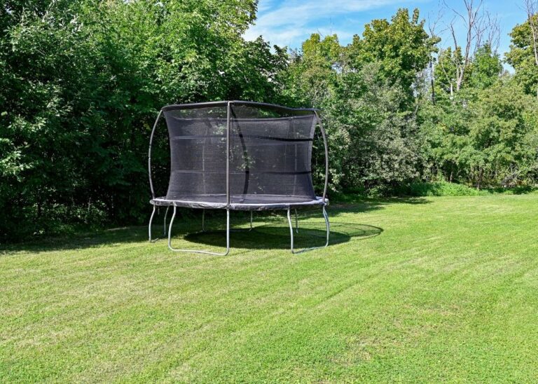 What Size Trampoline Should You Get? BACKYARDABLES