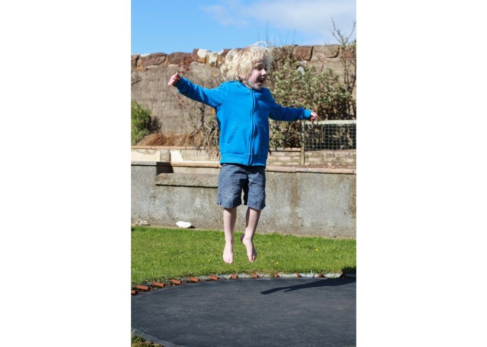 Is It Hard To Put Together A Trampoline? BACKYARDABLES