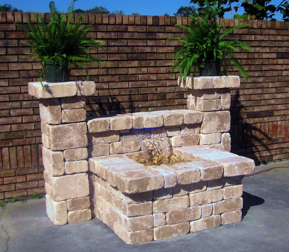 Backyard Water Feature | Backyard Ideas