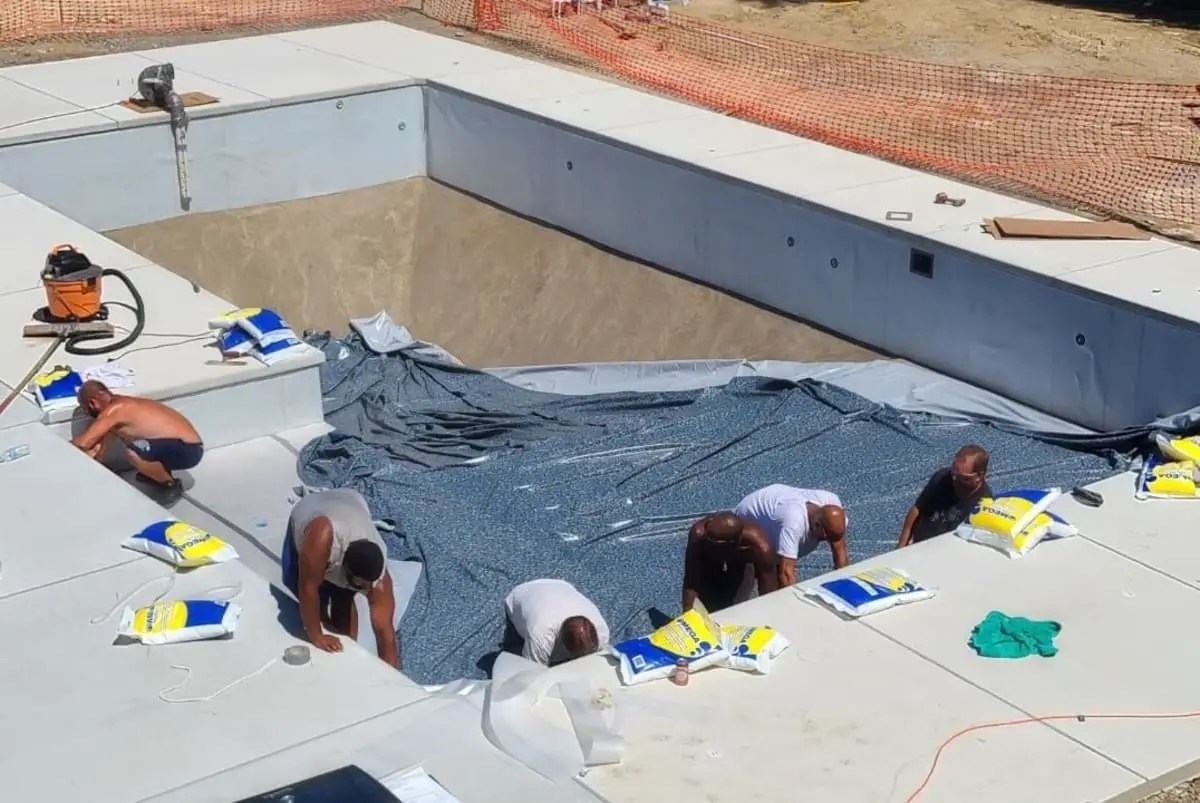 Do Concrete Pools Have Liners? Why Some Might and Probably Shouldn't