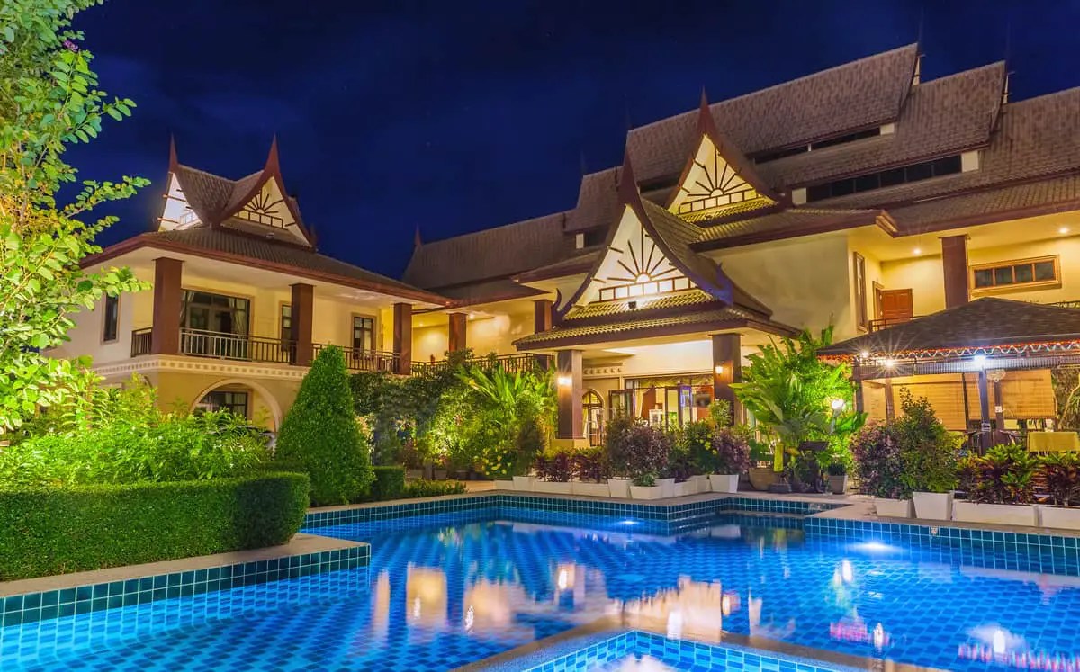 Are Pool Lights AC or DC? 11 Important Facts For Owners