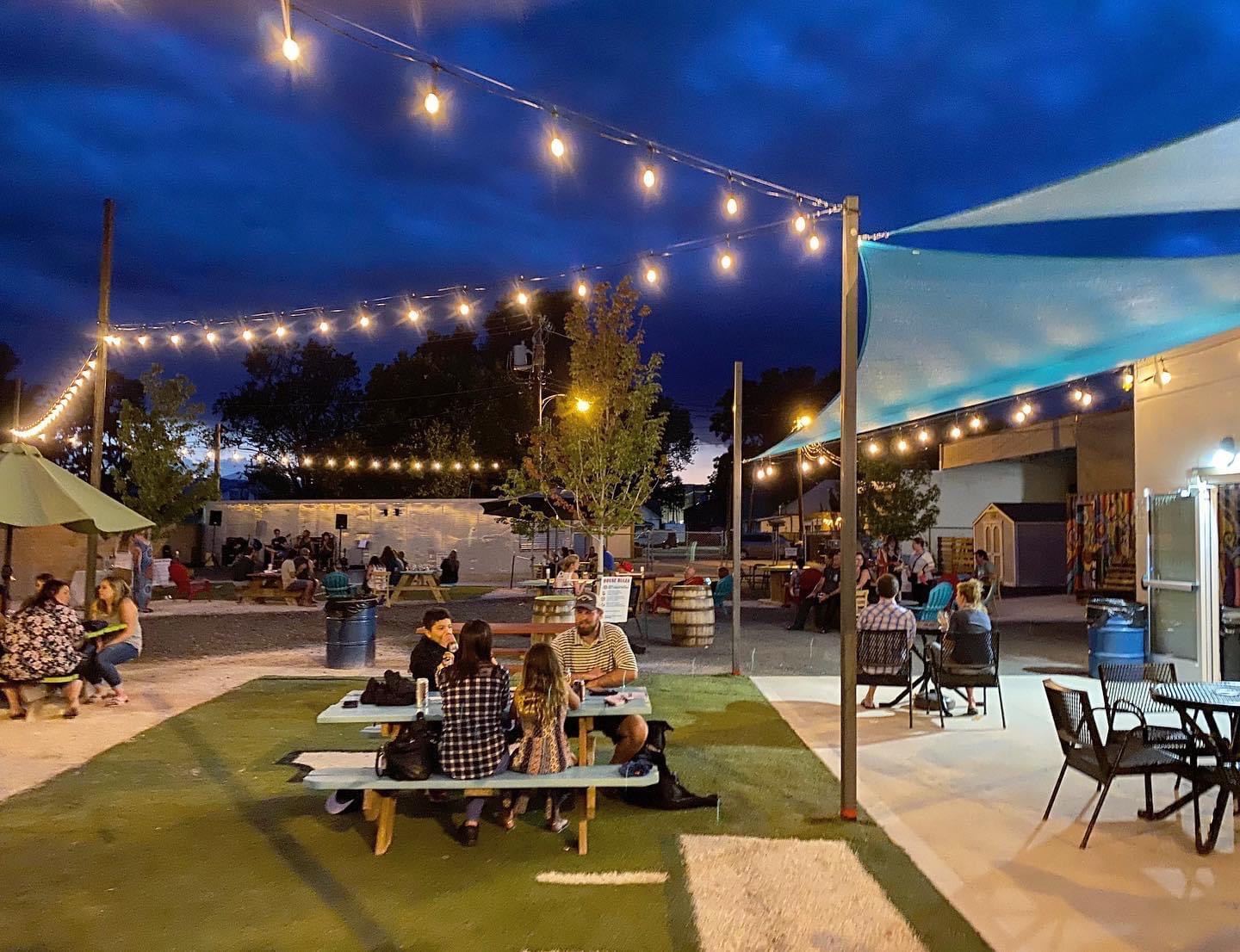 Restaurants and Coffee Shops Near Yarn Fest Loveland