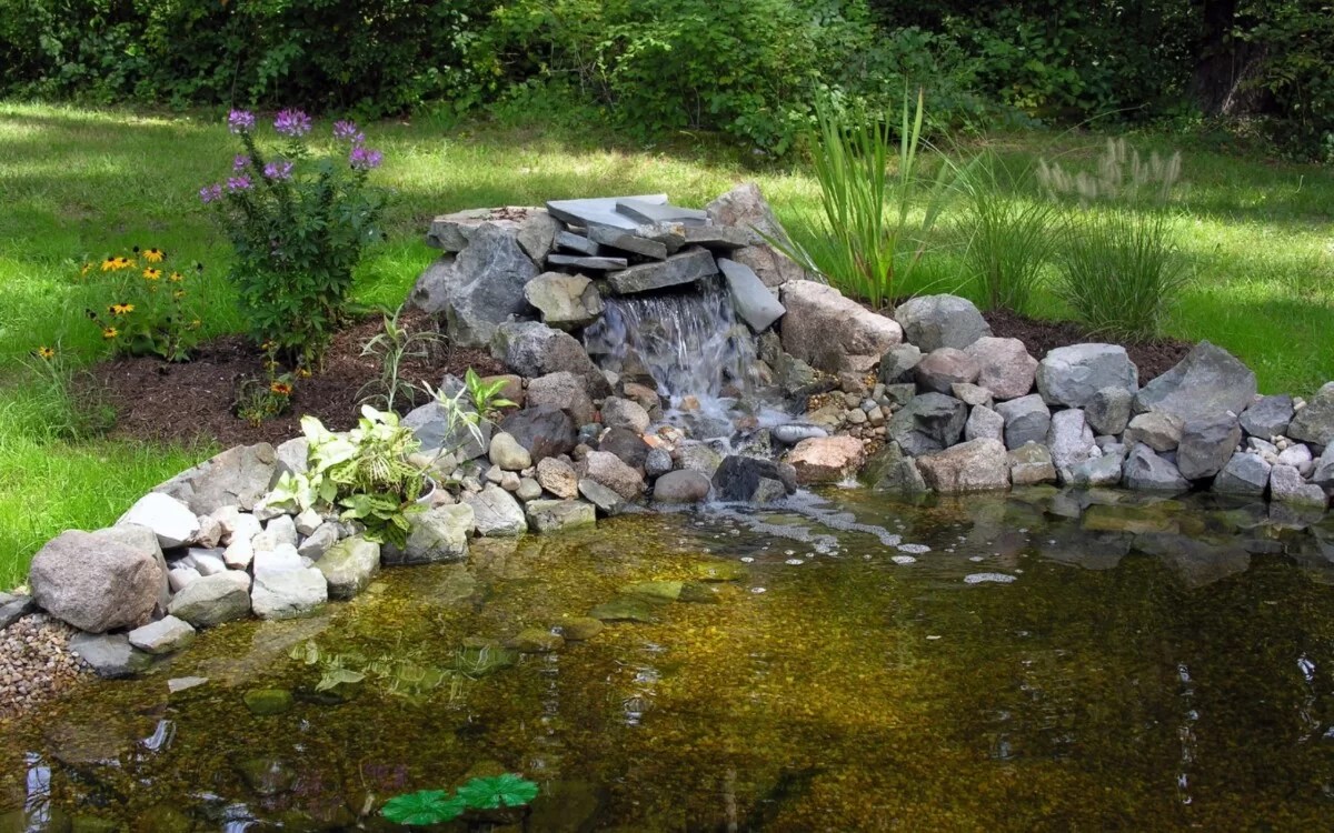 8 Steps to Closing Up a Backyard Pond for Winter BackYardWay