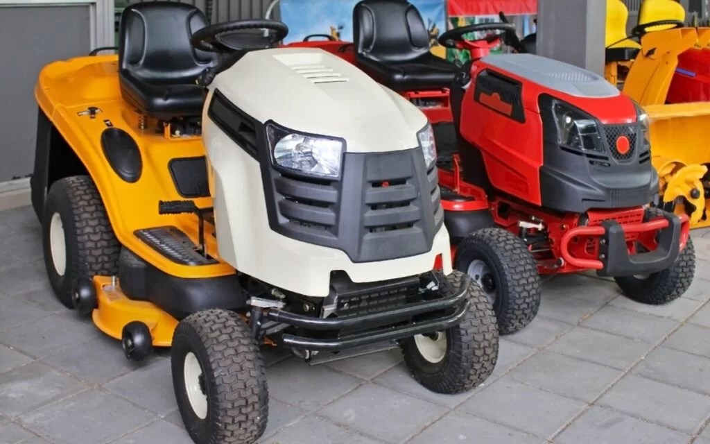 7 Best Places to Buy a Lawn Mower! [Experts Guide] BackYardWay