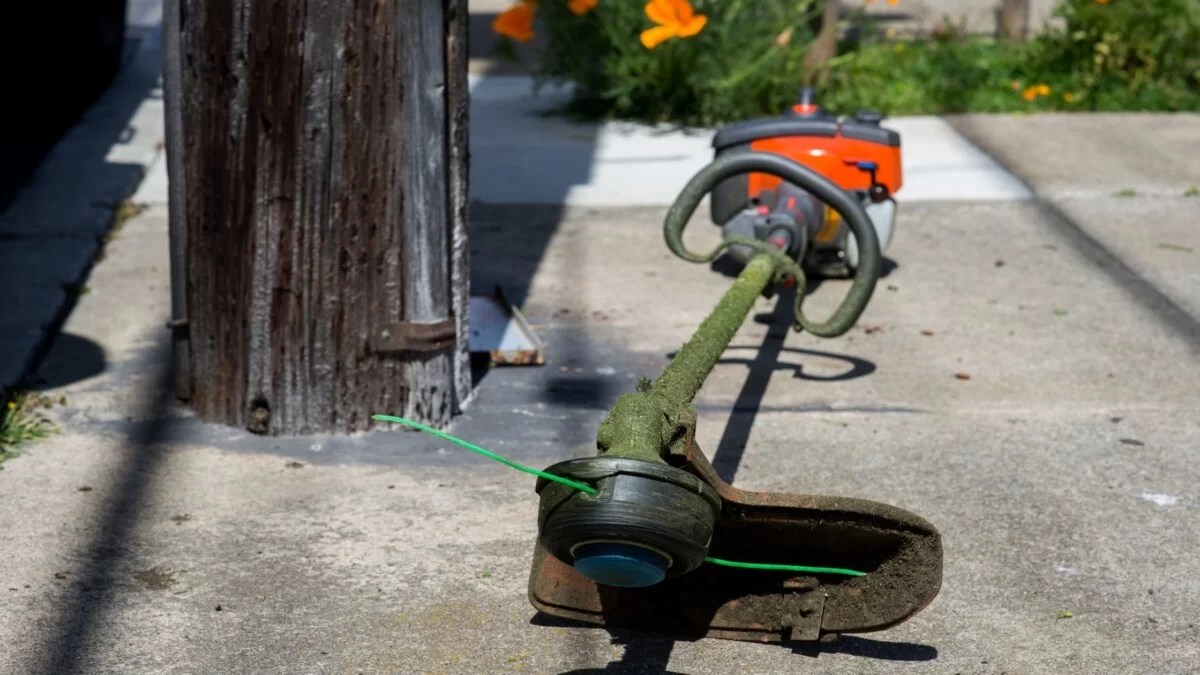 Why Does Your Trimmer Bog Down? BackYardWay