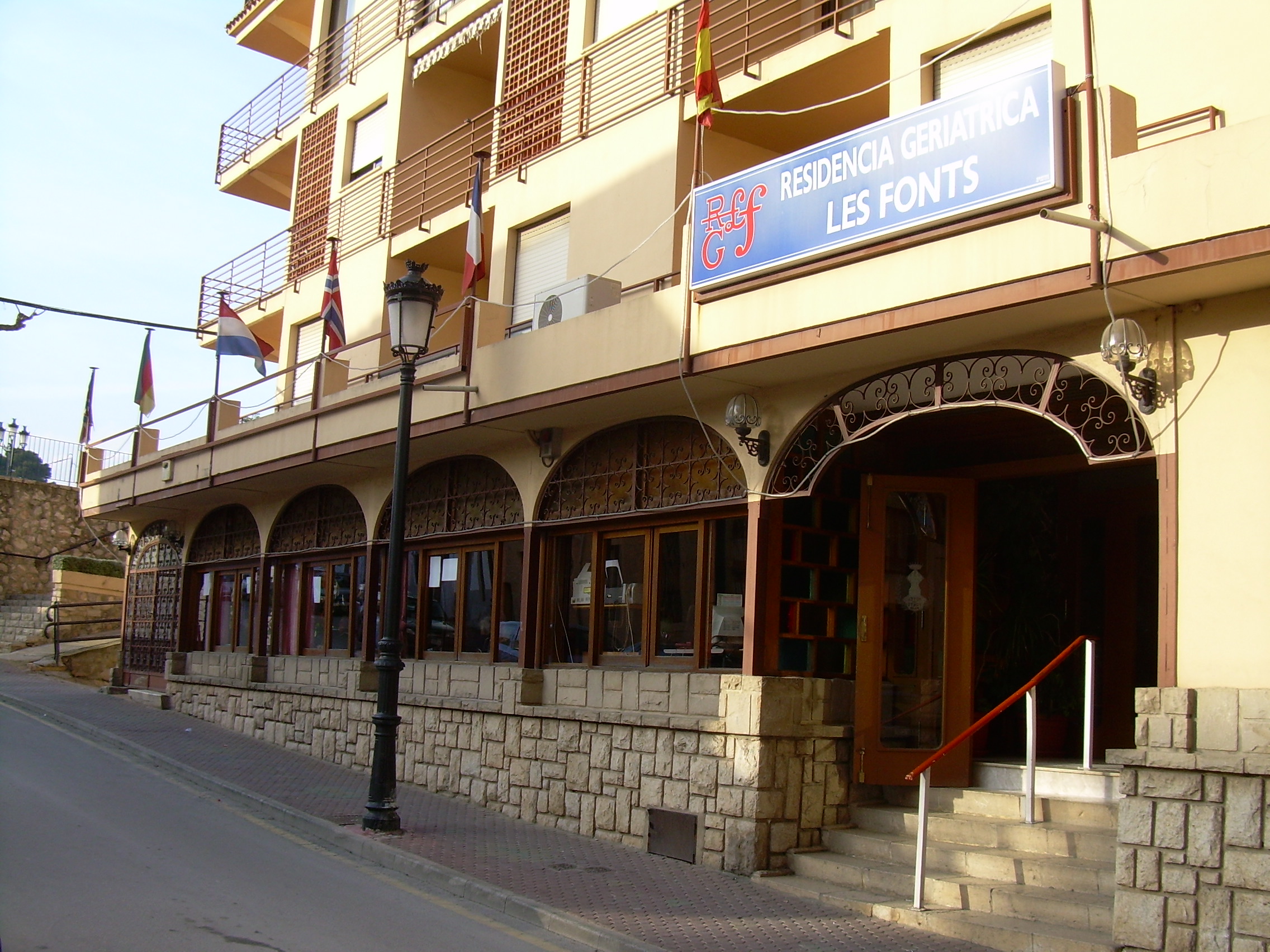 Residencia Geriatrica Les Fonts Precios, Servicios y Opiniones