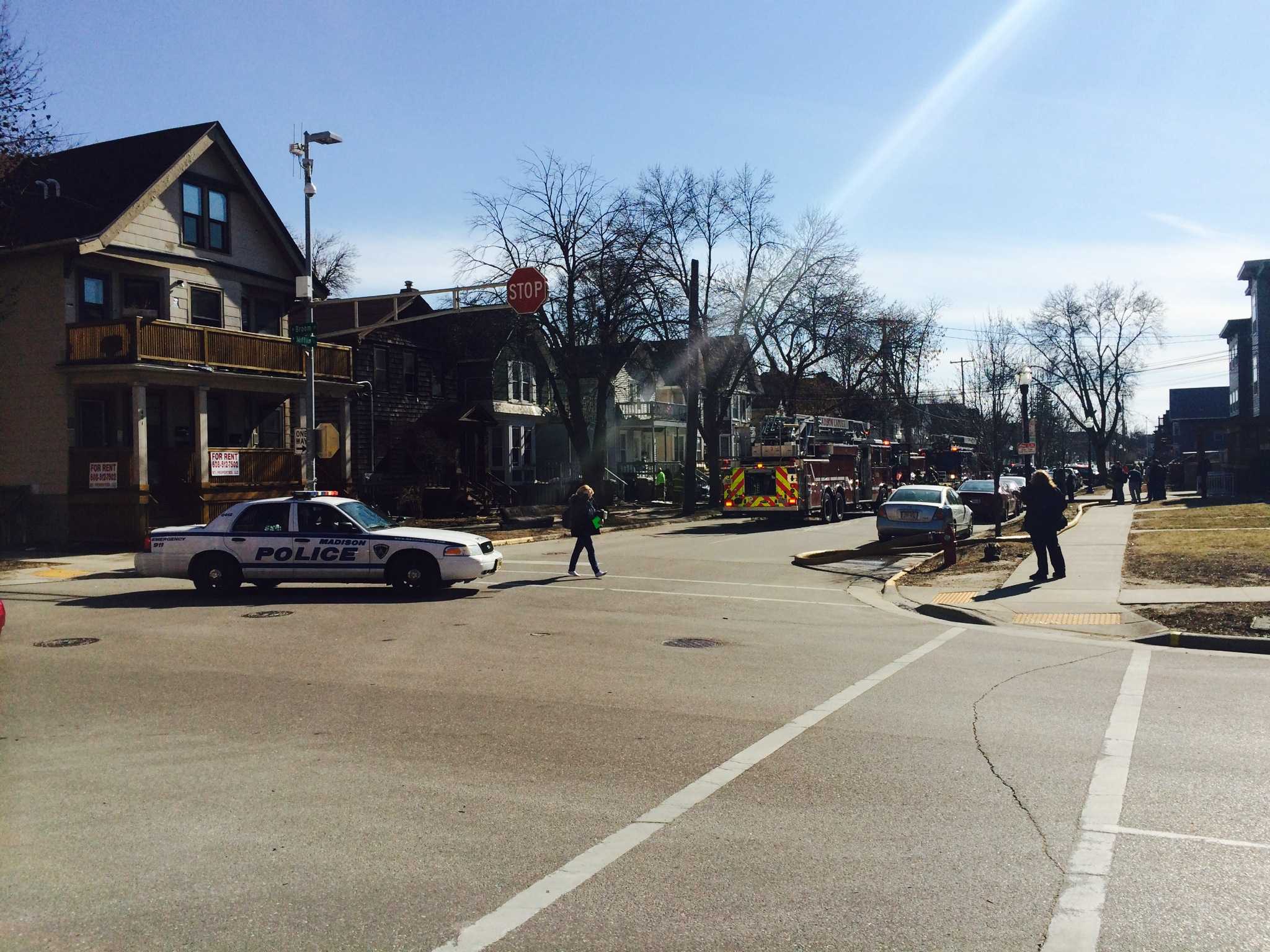 Twounit house catches fire on West Mifflin [Update] · The Badger Herald