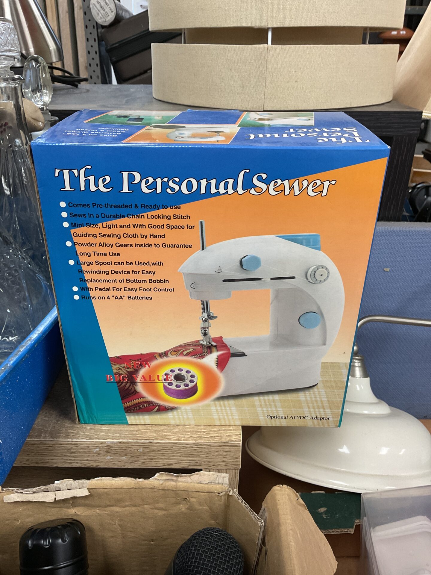367 Personal Sewer (mini sewing machine) Badgers Auctions Onsite