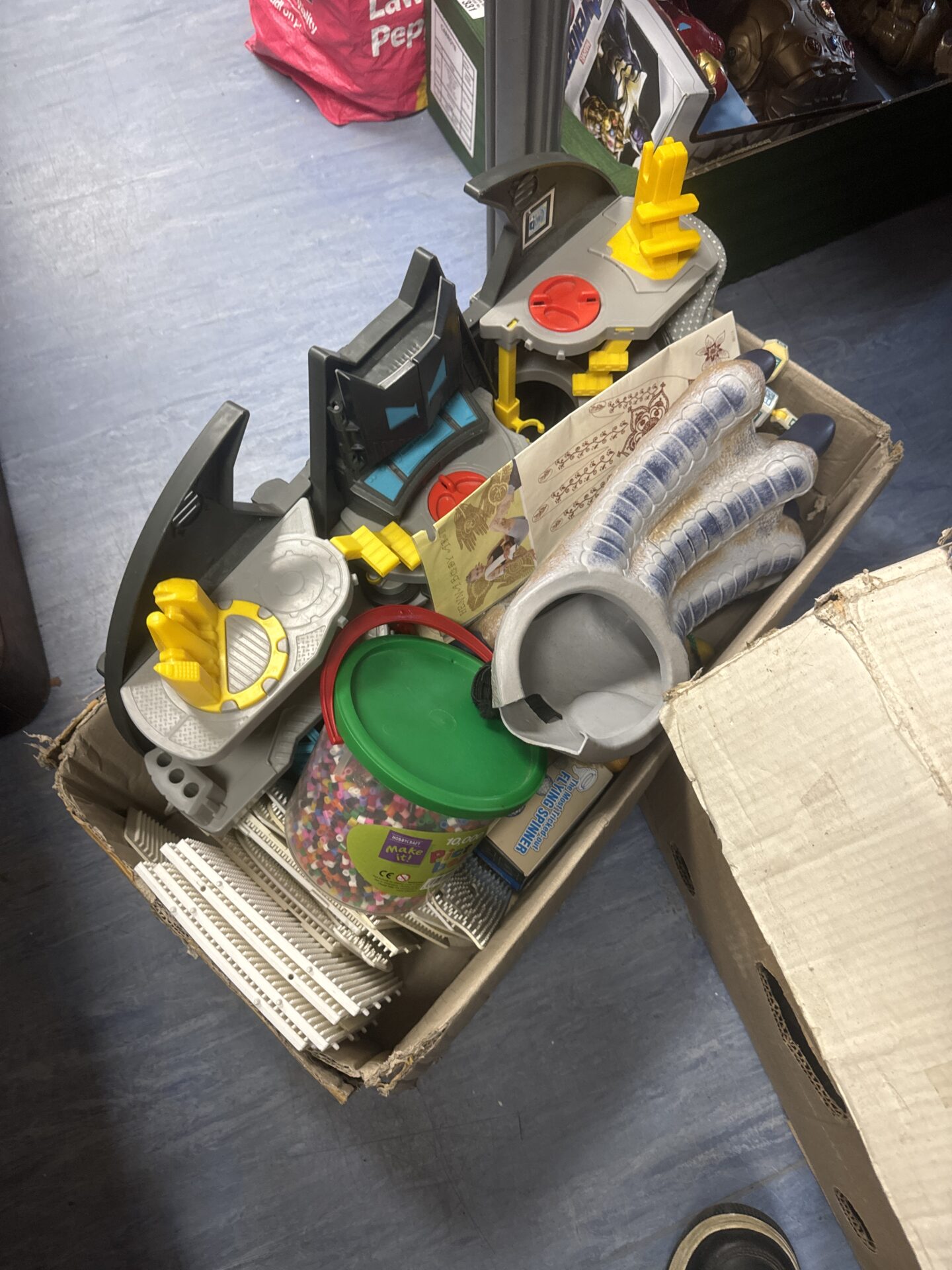 Tray of assorted children’s toys Badgers Auctions Onsite and