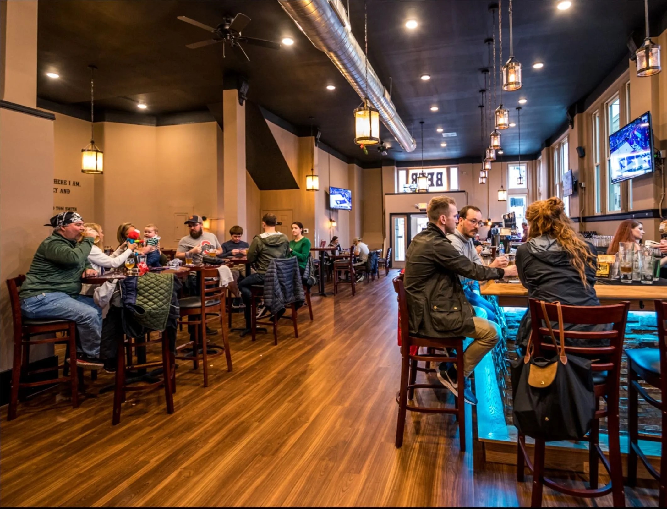 Cincinnati Tap Room Information Amenities Bad Tom Smith Brewing