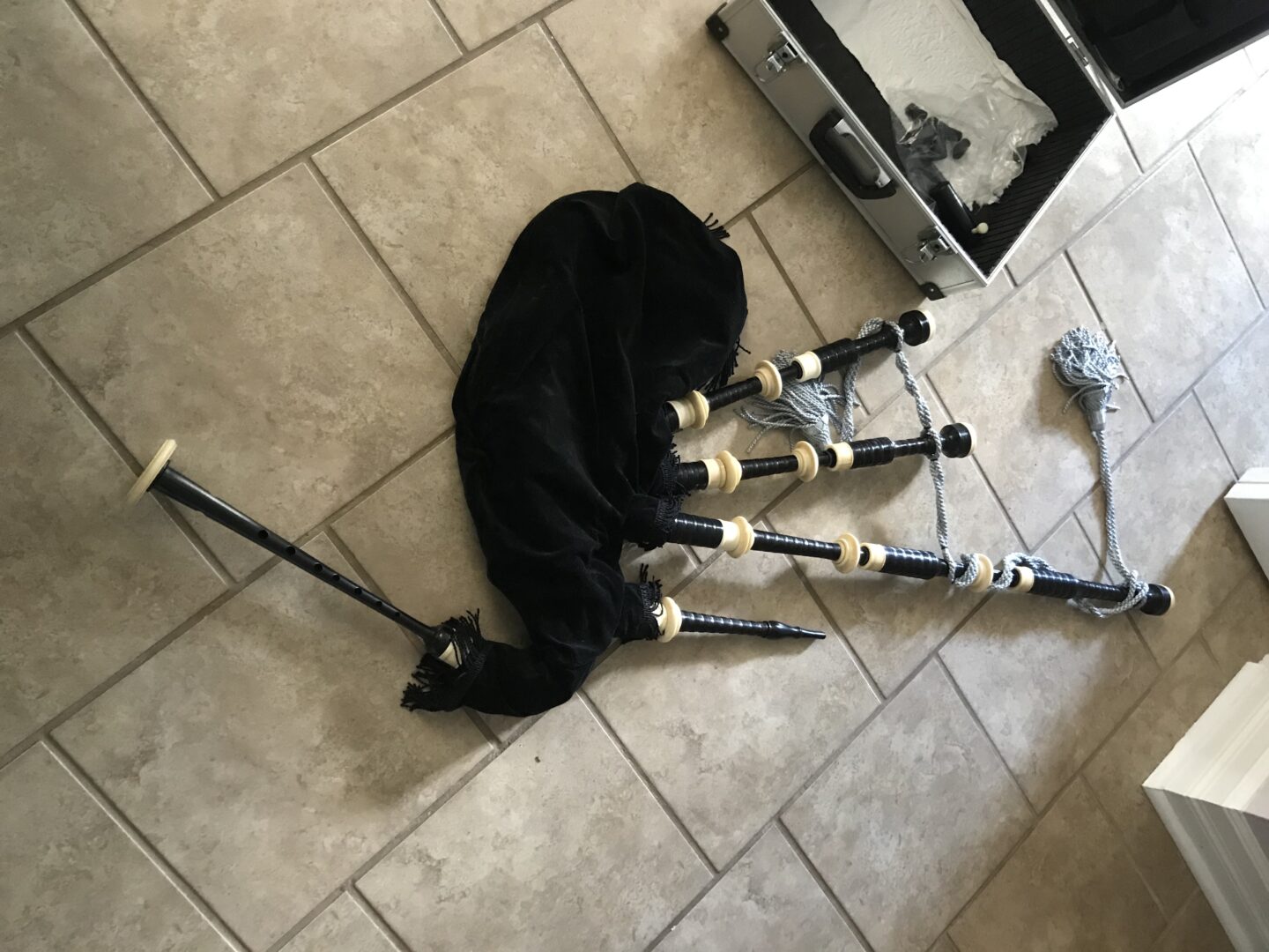 Bagpipe Central Vintage Grainger Bagpipes with new bag.