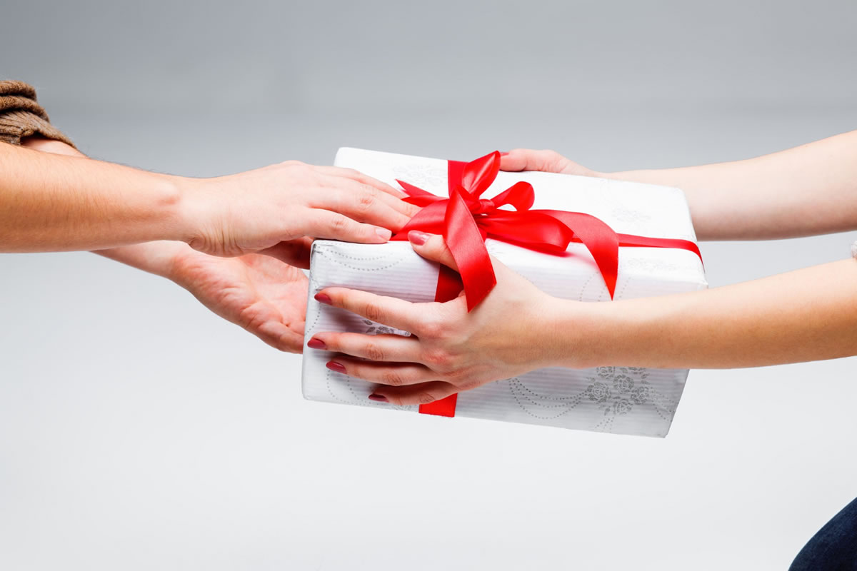 The Psychology of Gift Giving Bags and Boxes