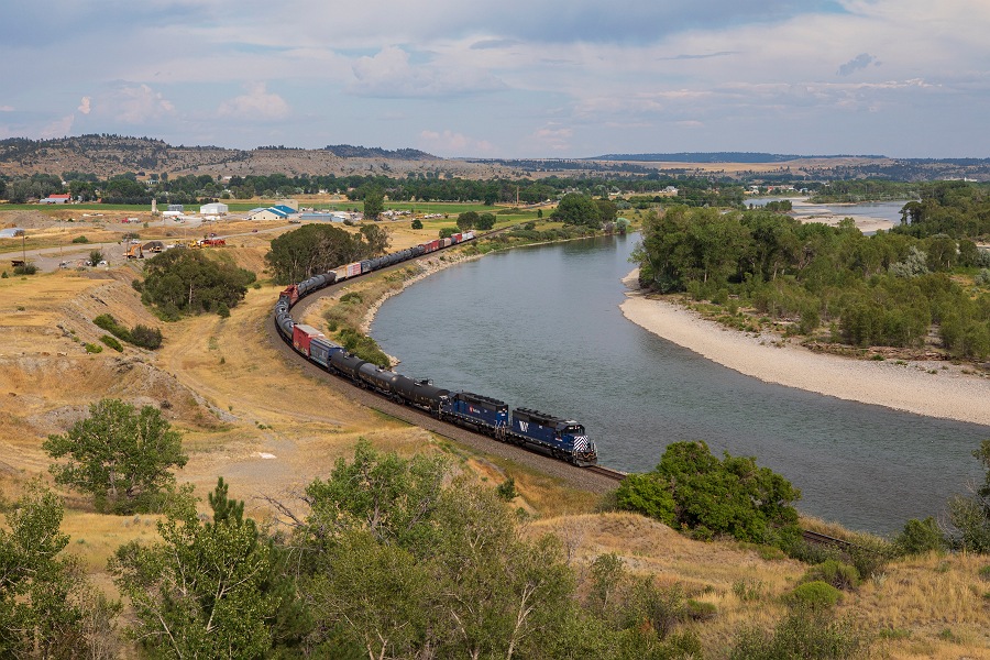 SD402XR No. 262 der MRL zwischen Columbus und Big Timber