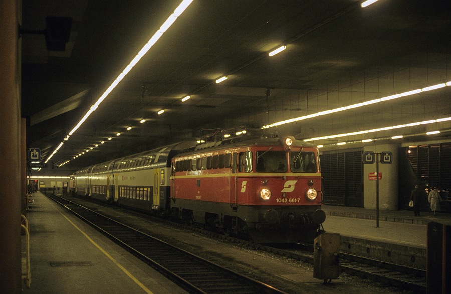 1042 661 der ÖBB in Wien FranzJosefsBahnhof