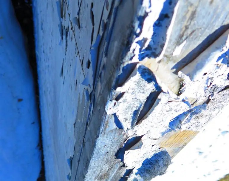 How to Stop House Paint From Peeling