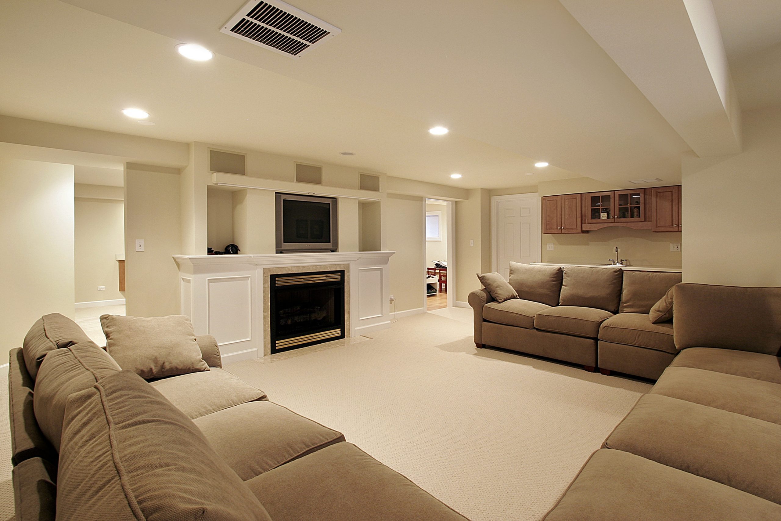 FINISHING A BASEMENT REC ROOM How to Avoid the 5 Deadly Mistakes
