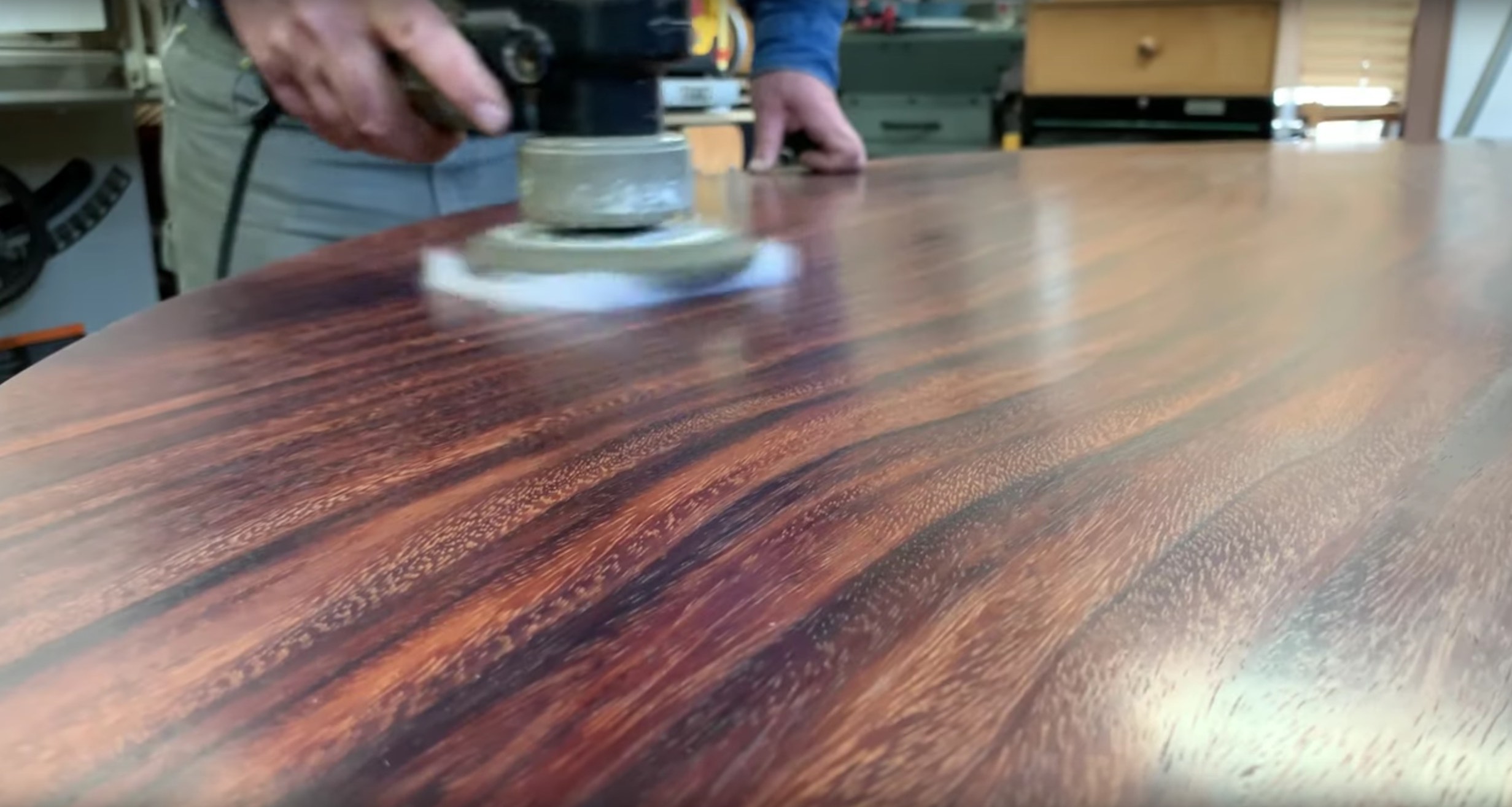 REFINISHING A HARDWOOD TABLE 2 OF 2 Buffing an OilFinished Table Top