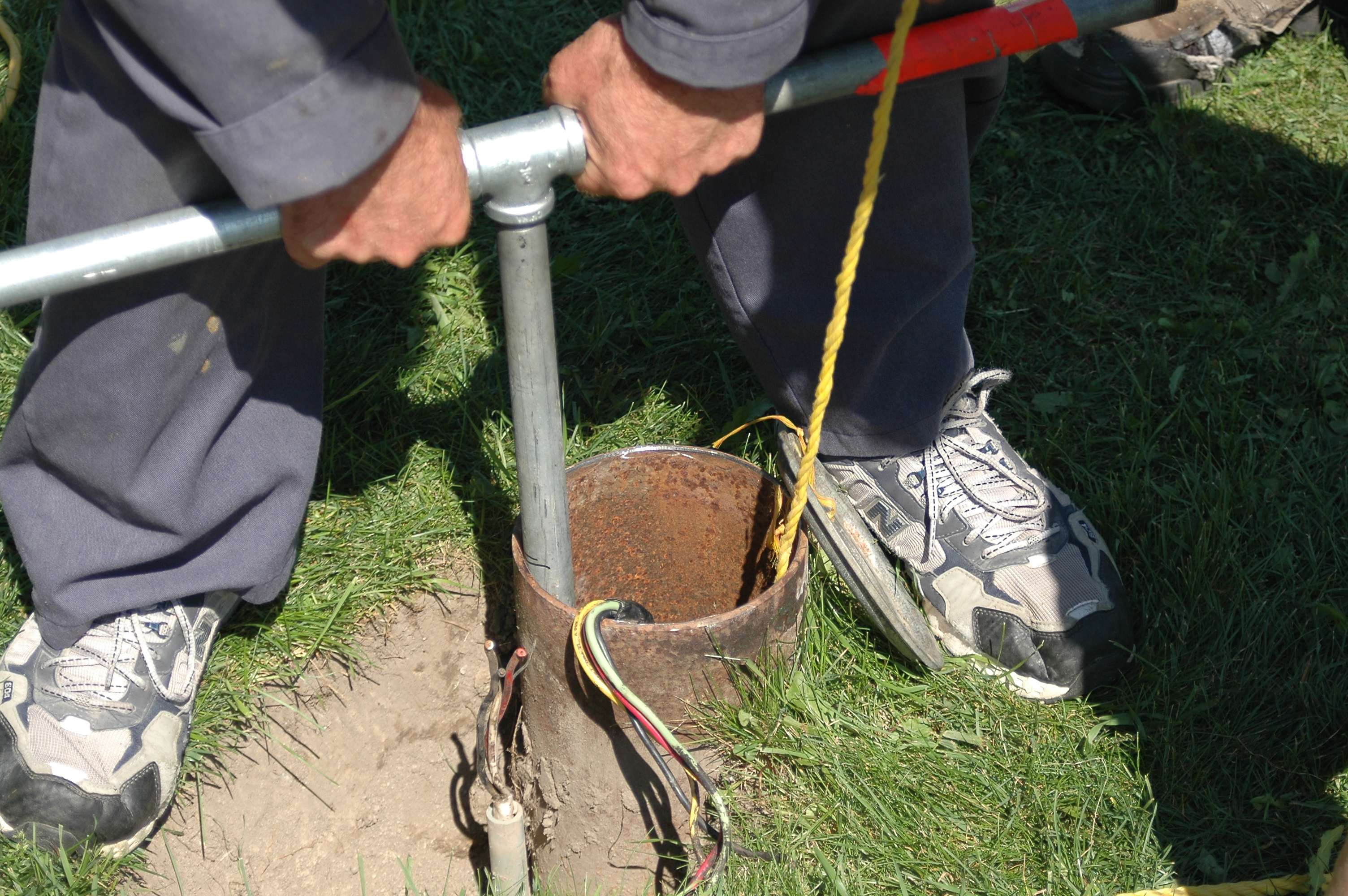Lifting and Lowering the Pump Baileylineroad
