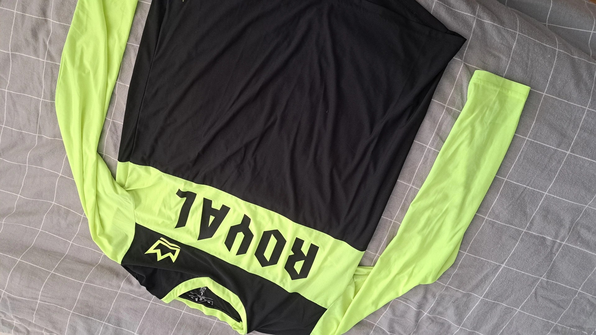 Dresi Royal Novi dolg rokav Large različne barve BAJK.SI