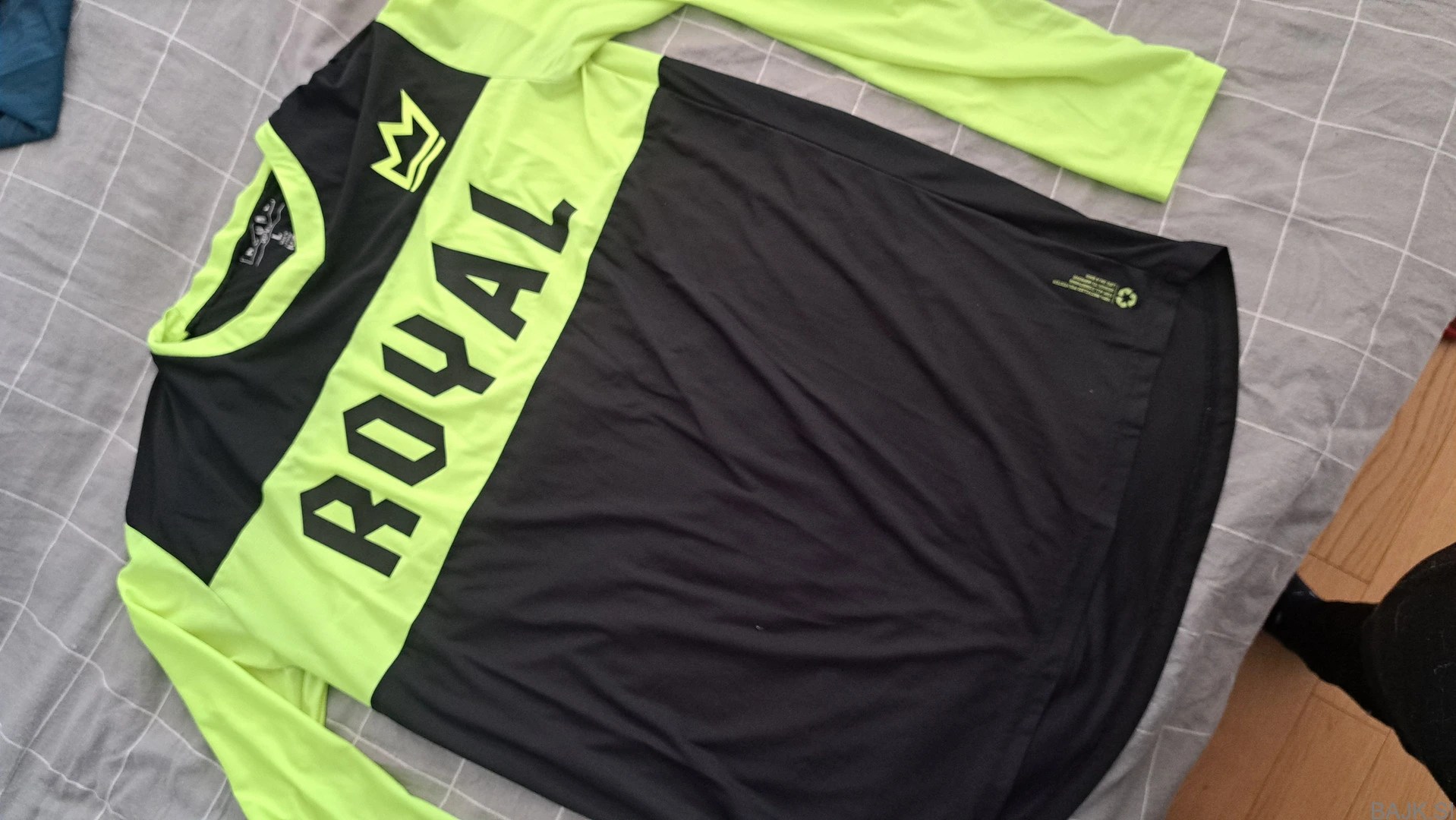 Dresi Royal Novi dolg rokav Large različne barve BAJK.SI