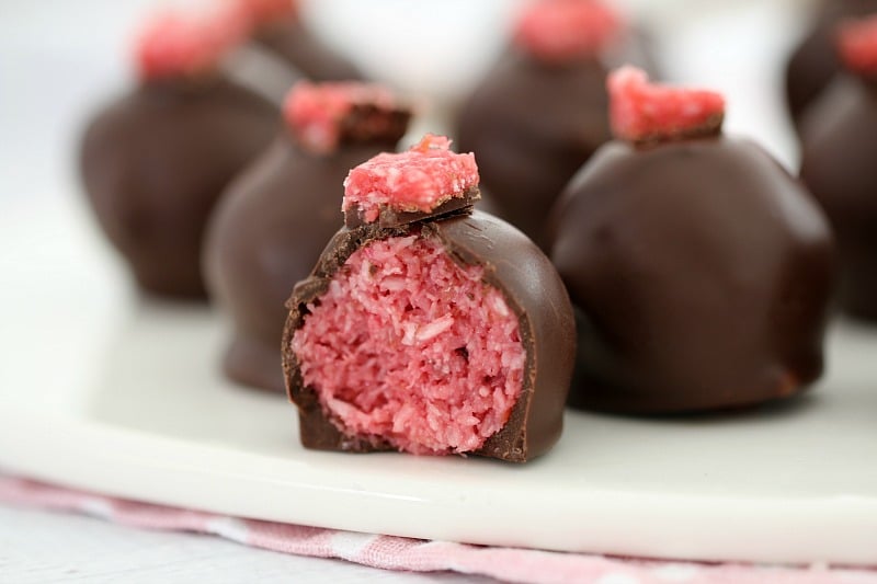 NoBake Cherry Ripe Balls (15 minute easy recipe) Bake Play Smile