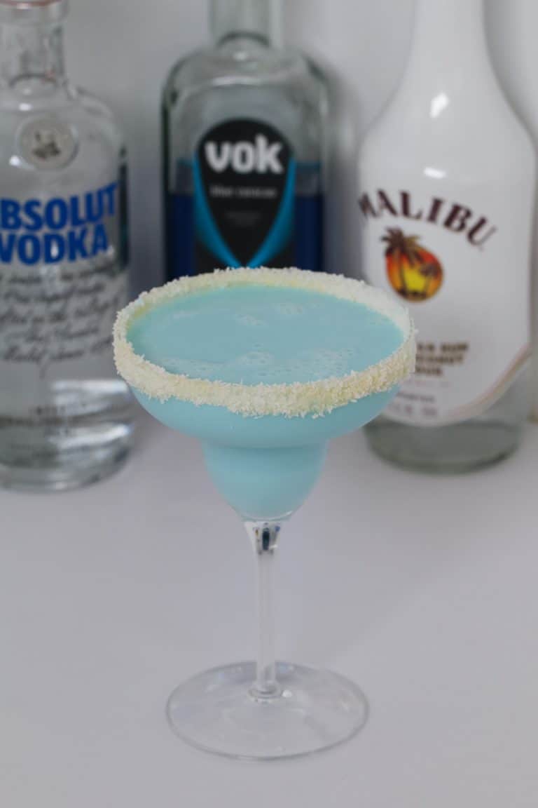 Blue Coconut Rum Cocktail Malibu, Vodka & Blue Curacao Bake Play Smile