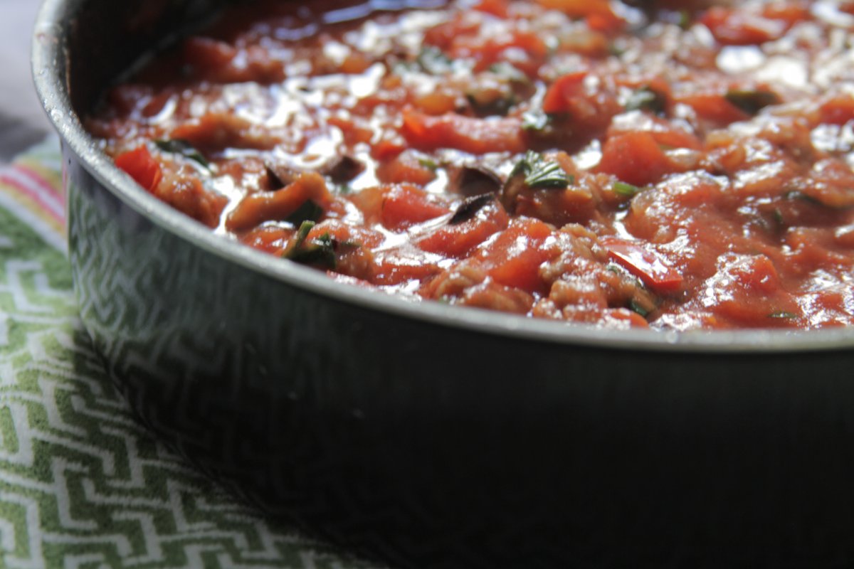Spaghetti with Sausage, Olives, And Red Bell Pepper Sauce Baker by Nature