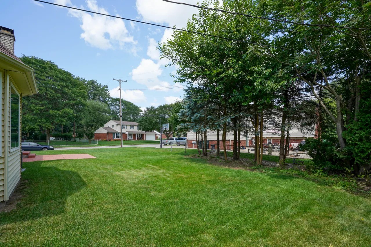 Just Sold! 14730 Farmbrook Drive, Plymouth 5 Bed, 3 1/2 Bath, 2312