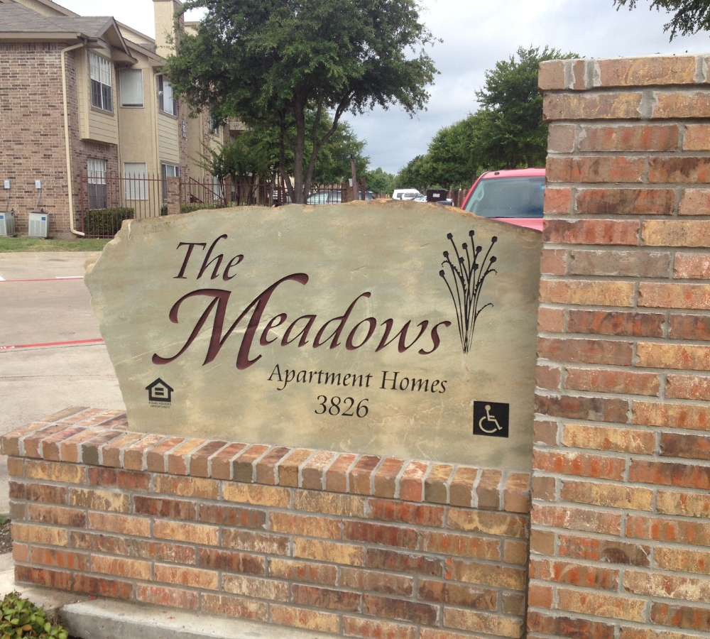 Baker Golf Aids Your Custom Yardage Makings & Entry Signs