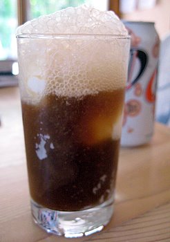 How to make a root beer float - Baking Bites