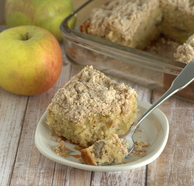 Apple & Pecan Coffee Cake with Cinnamon Streusel Baking Bites