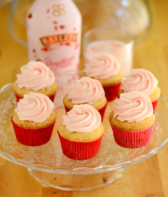 Baileys Strawberries n' Cream Cupcakes Baking Bites