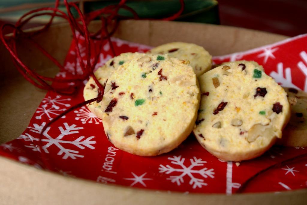 Ginger-polenta cookies