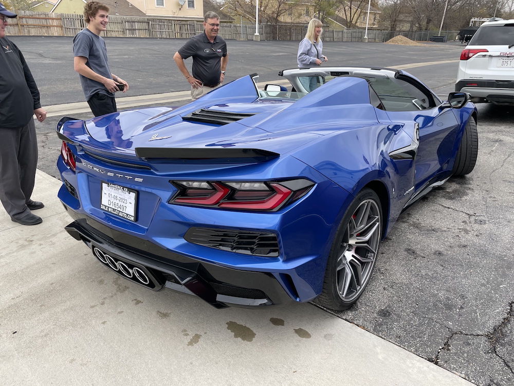 ‘Corvette Forum’ Member Takes Delivery of Elkhart Lake Blue C8