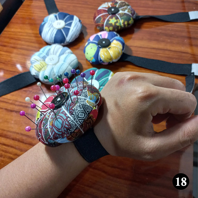 DIY Wrist Pin Cushion Balatama