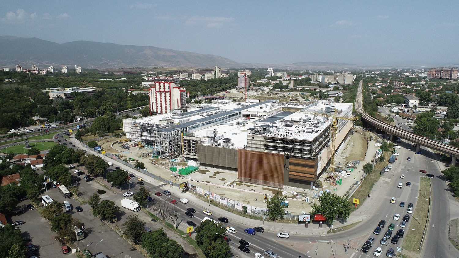 Skopje East Gate Mall, the largest shopping mall in the region, opens