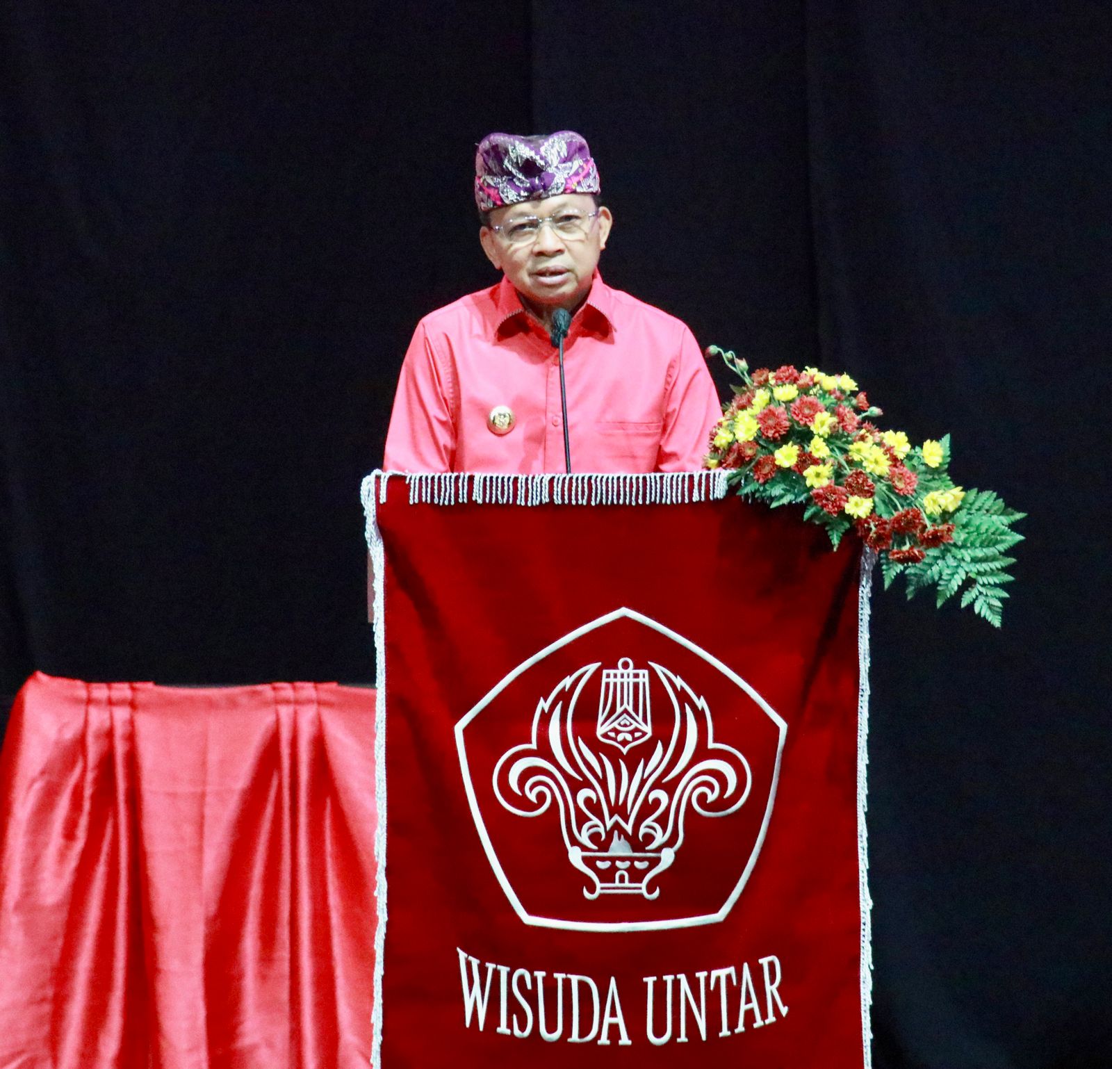 Berikan Orasi di Wisuda Untar Ke80, Gubernur Koster Paparkan Ekonomi