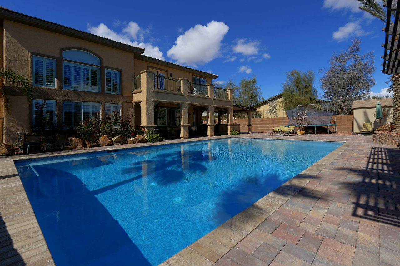 🏡 Las Vegas Homes With a Pool Under 500K [ 2019]