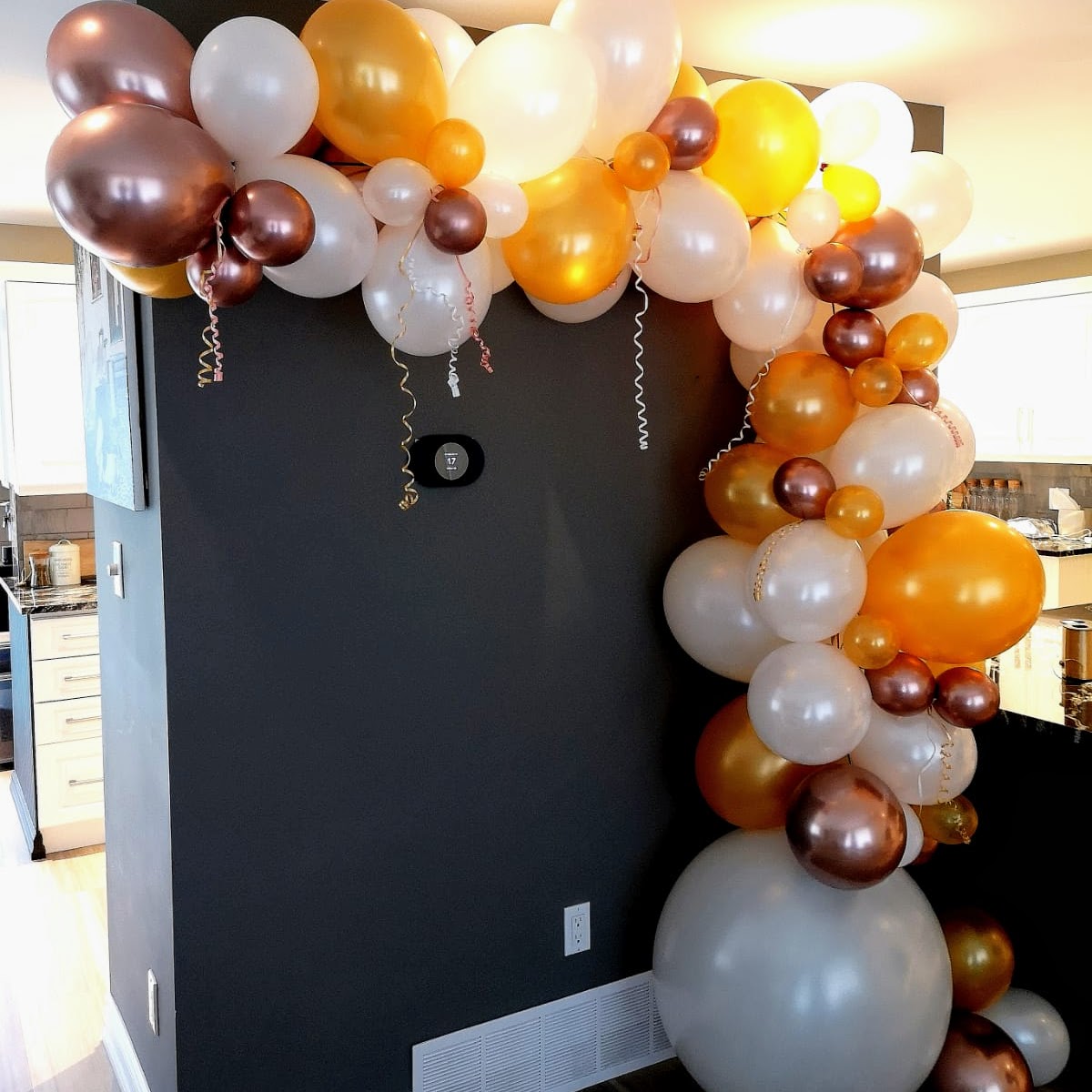 Oakville balloon decor fun in the sun Balloons Bash