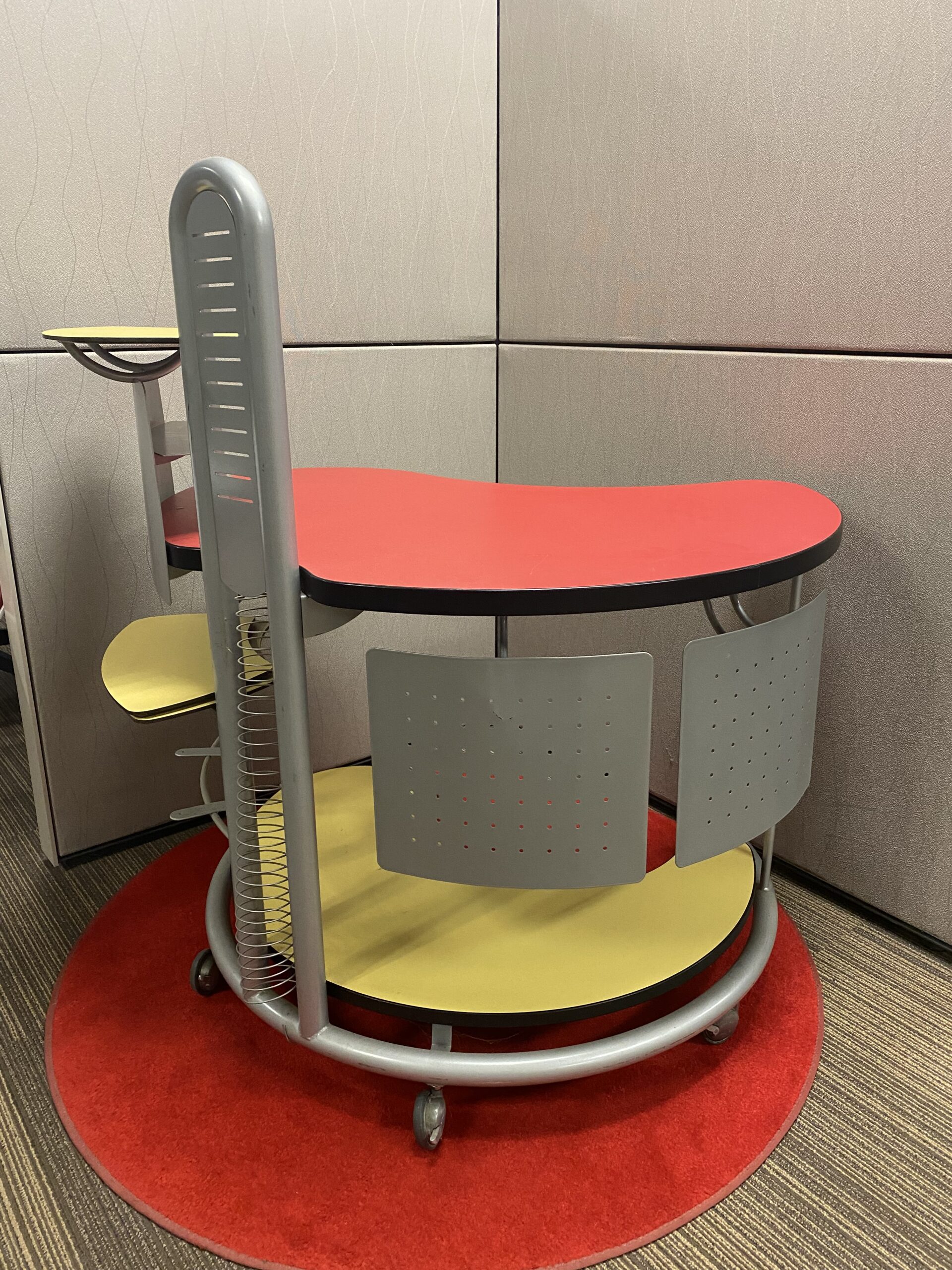 Versteel Rover Daddy Desk 399 Ball Office Products