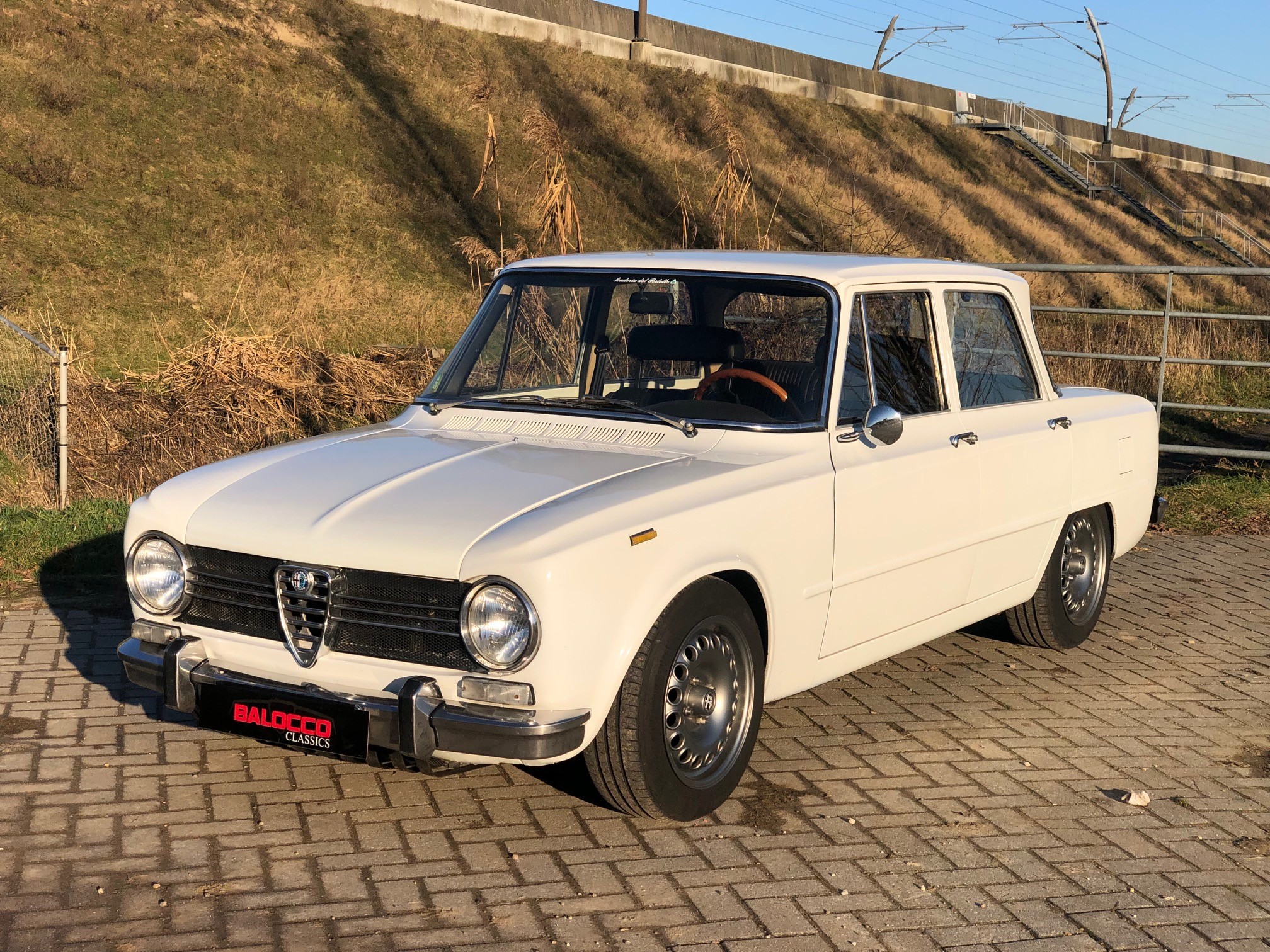 Alfa Romeo Giulia 1300 TI 1969 2.0 engine, 10/43 axle - Beautiful