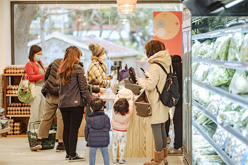 小農蔬菜直送!新竹縣農會農民直銷站:下車直買最新鮮的小農蔬菜、農產品、伴手禮