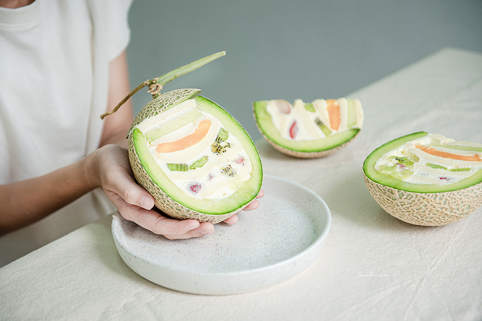 台北中山La Vie Bonbon裝在整顆哈密瓜裡的多層水果蛋糕，轉角甜點店嚐日本老闆的心意