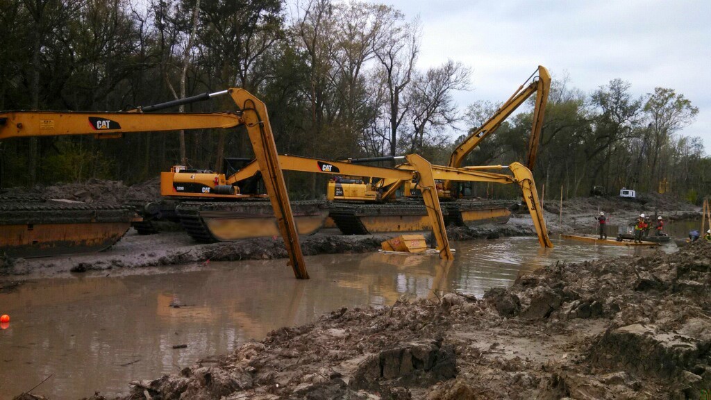 Pipeline Pipeline Contractors & Amphibious Equipment Rentals