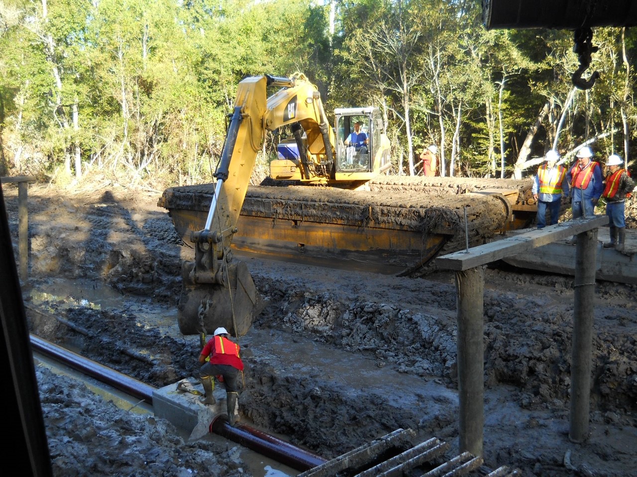 Pipeline Pipeline Contractors & Amphibious Equipment Rentals
