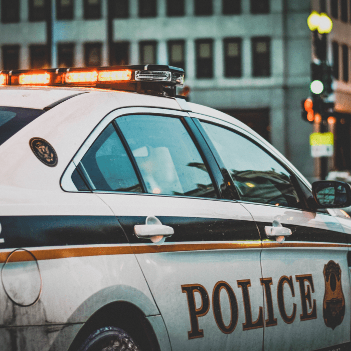 How many days does a police officer work a week