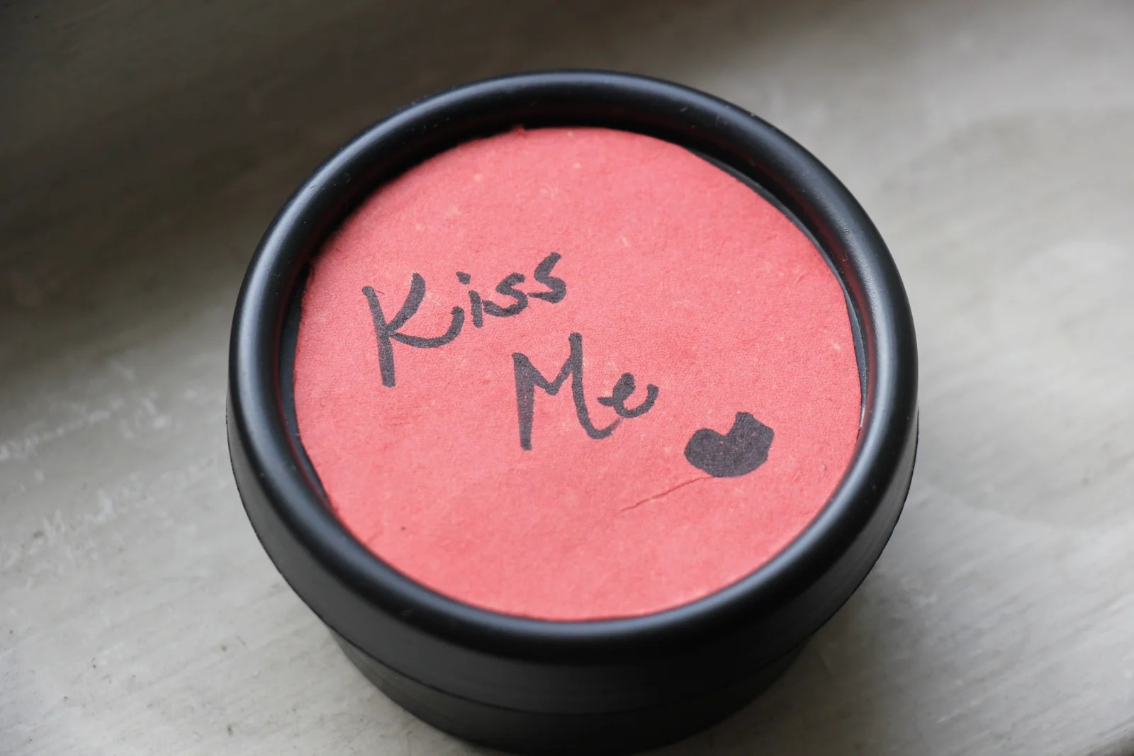 Kiss me please! Bangla Hues