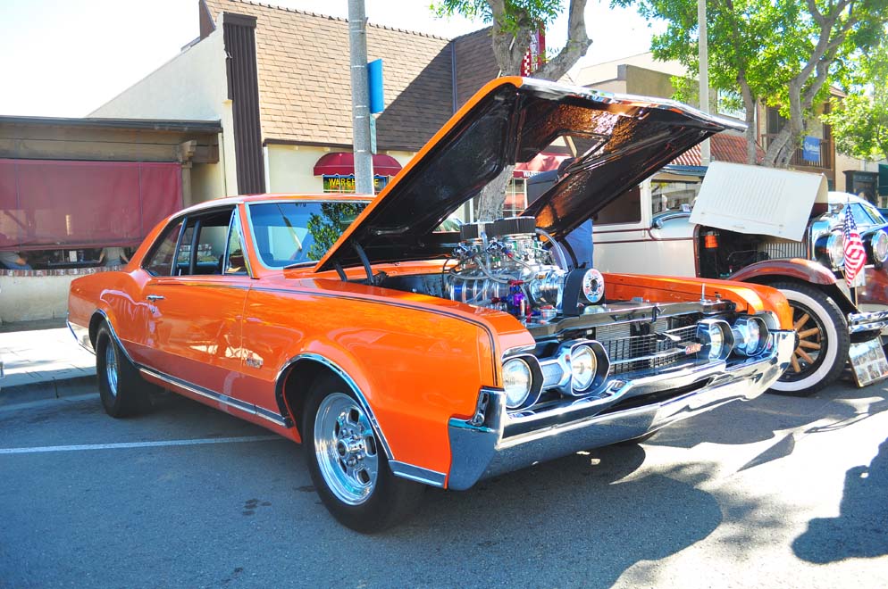 Event Coverage SoCal's Cruisin' La Verne Holiday Car