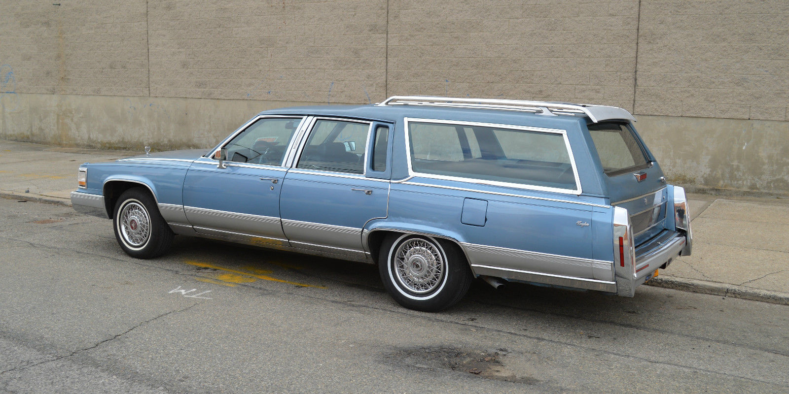 1990 Cadillac Fleetwood Brougham station wagon